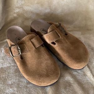 Journeys Kids Faux Birkenstock’s